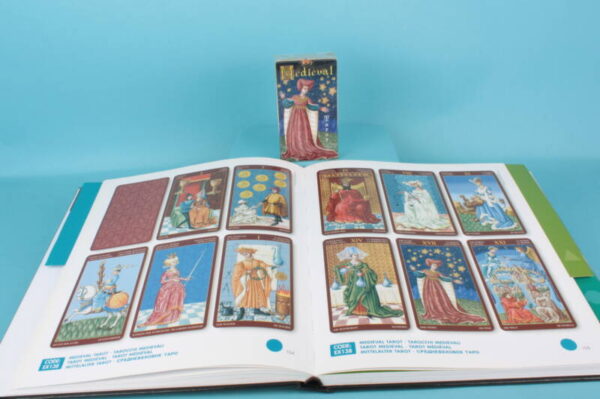 20161990 – Medieval tarot