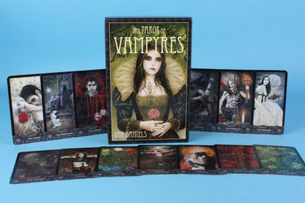 20162469-vampyres-tarot